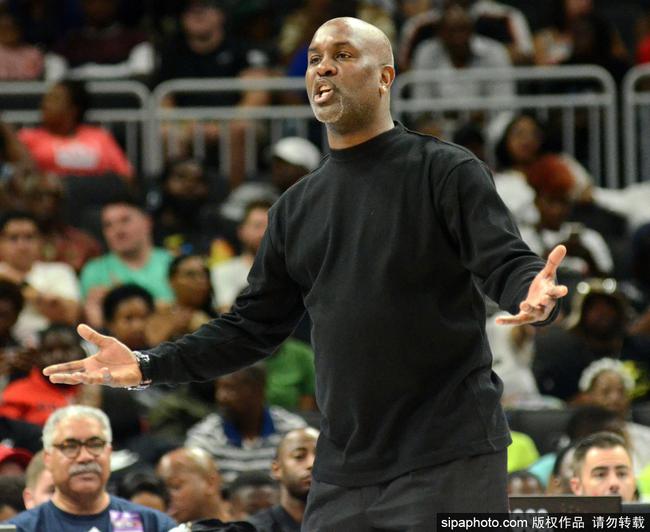 在禁区内射 在禁区内射