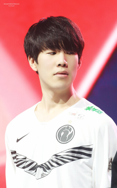 开会让中场 开会让中场