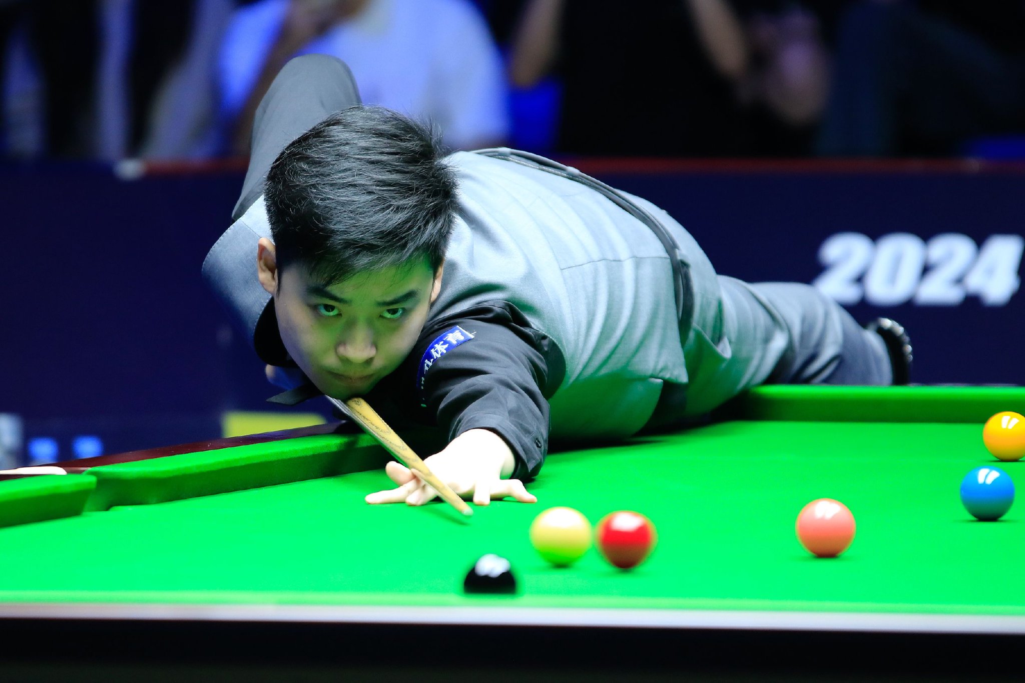 而是两国足 而是两国足